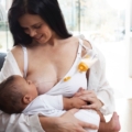 BHS | een borstvoedingshulpmiddel met een geavanceerd systeem, geschikt voor moeders en ouders die borstvoeding geven.